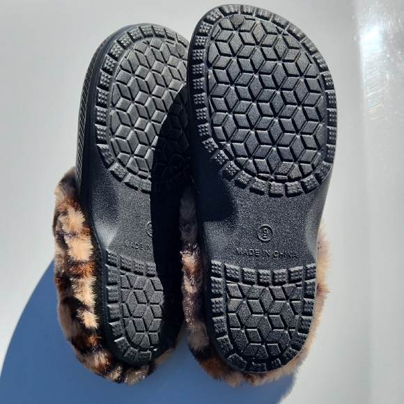 Leopard Print Women's Mules - Picture 3 of 6